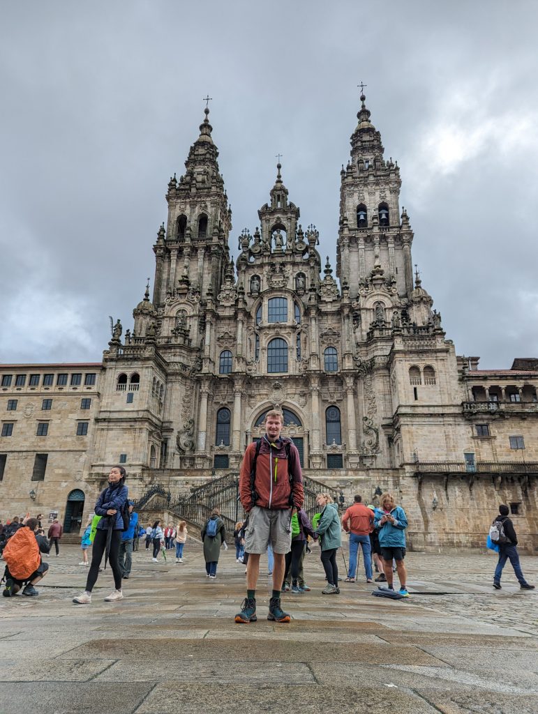 Florian Höhn vor der Kathedrale von Santiago de Compostela.